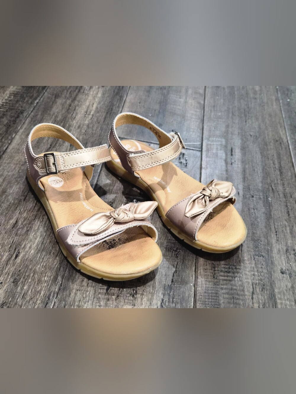Stride Rite Whitney Rose Gold Bow Sandals, size 2M